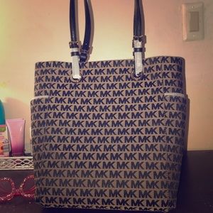 BRAND NEW MK TOTE NEVER USE